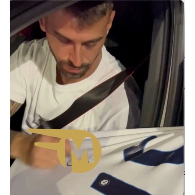 cover image of the auction item