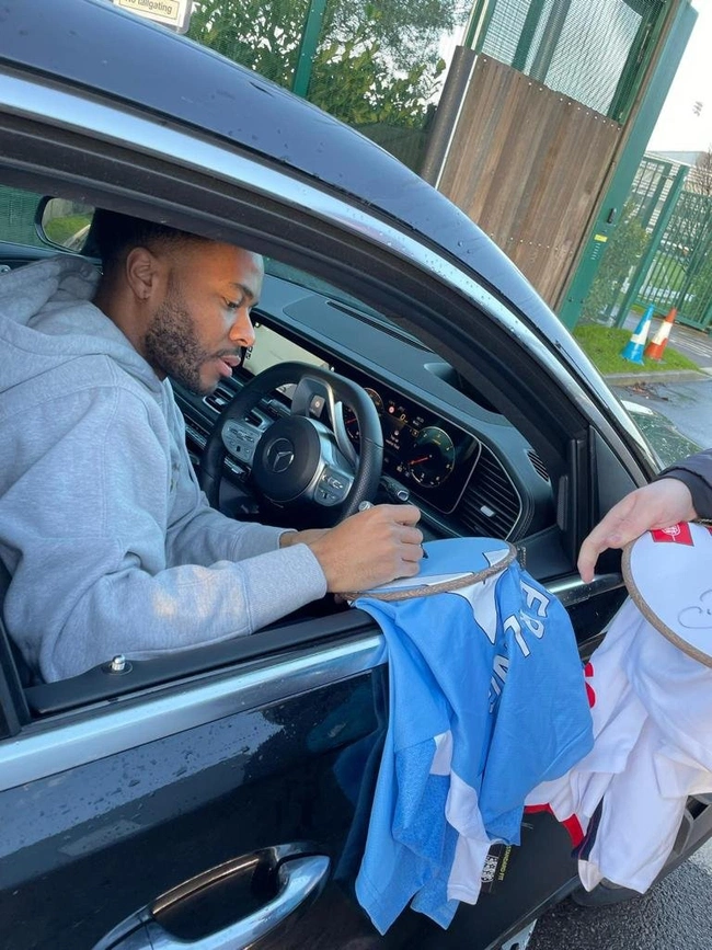 cover image of the auction item