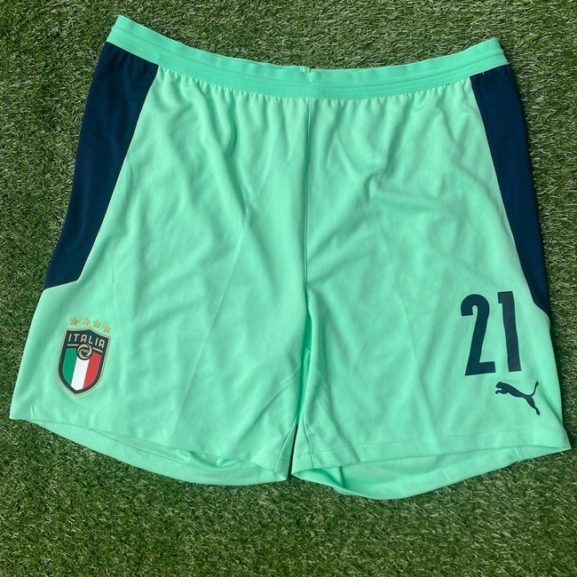 cover image of the auction item