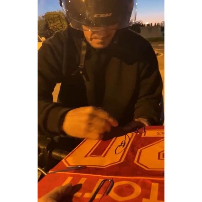 cover image of the auction item