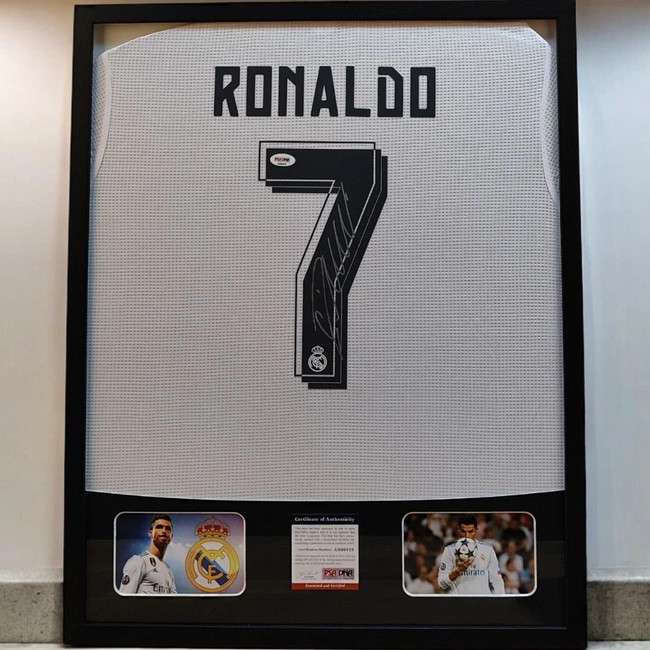 cover image of the auction item