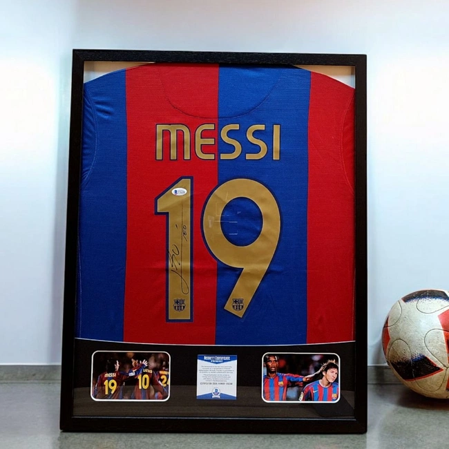 cover image of the auction item