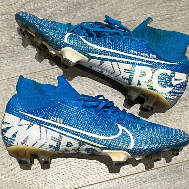 cover image of the auction item