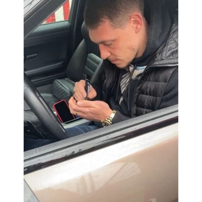 cover image of the auction item