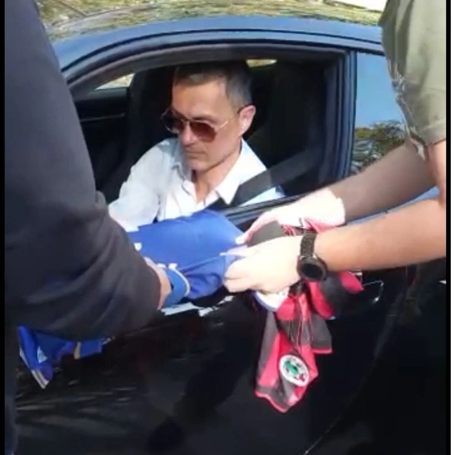 cover image of the auction item