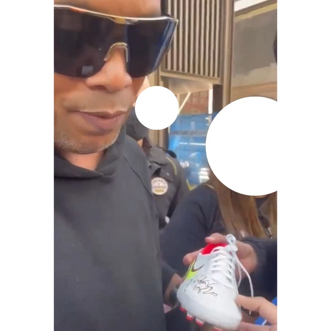 cover image of the auction item