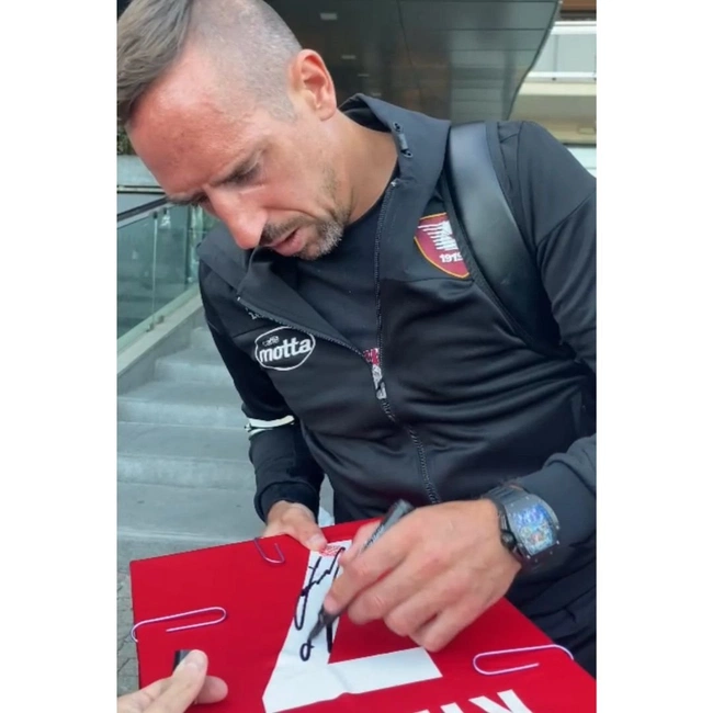 cover image of the auction item