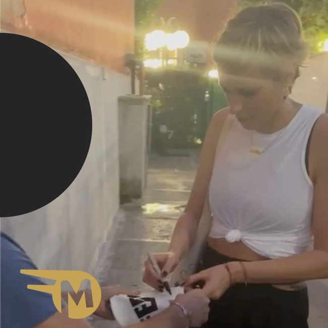 cover image of the auction item