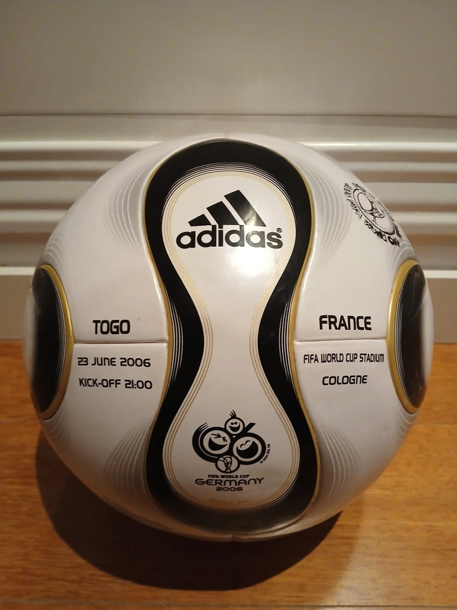 cover image of the auction item