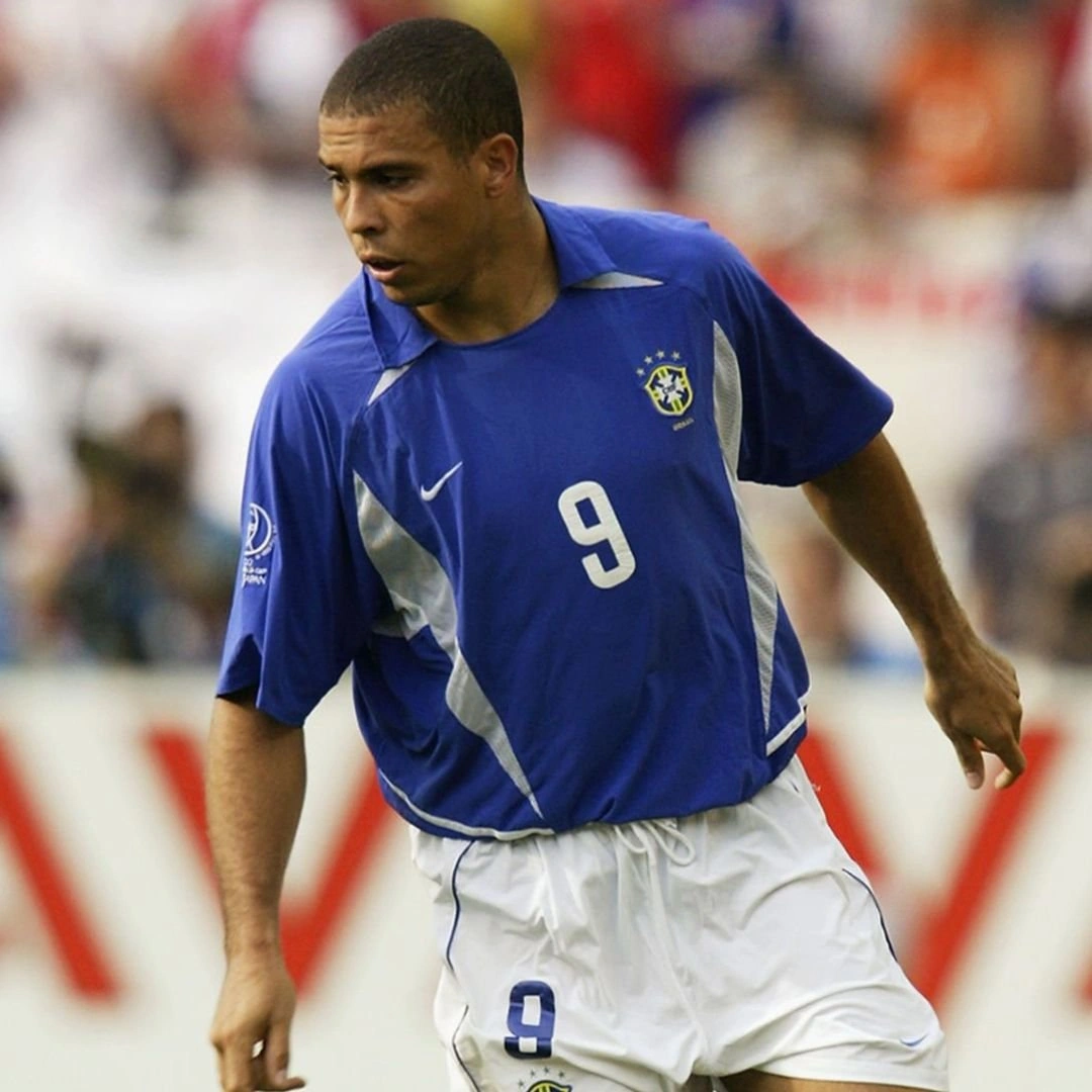 サッカー　ブラジル　RONALDO サッカーTシャツ 2002年代 Graphic Ronaldo Nazario T-shirt, 2002 World Cup Winner