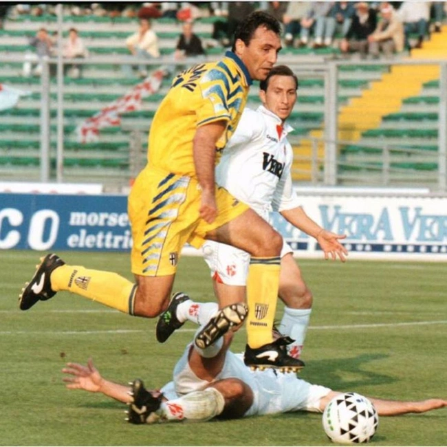 cover image of the auction item