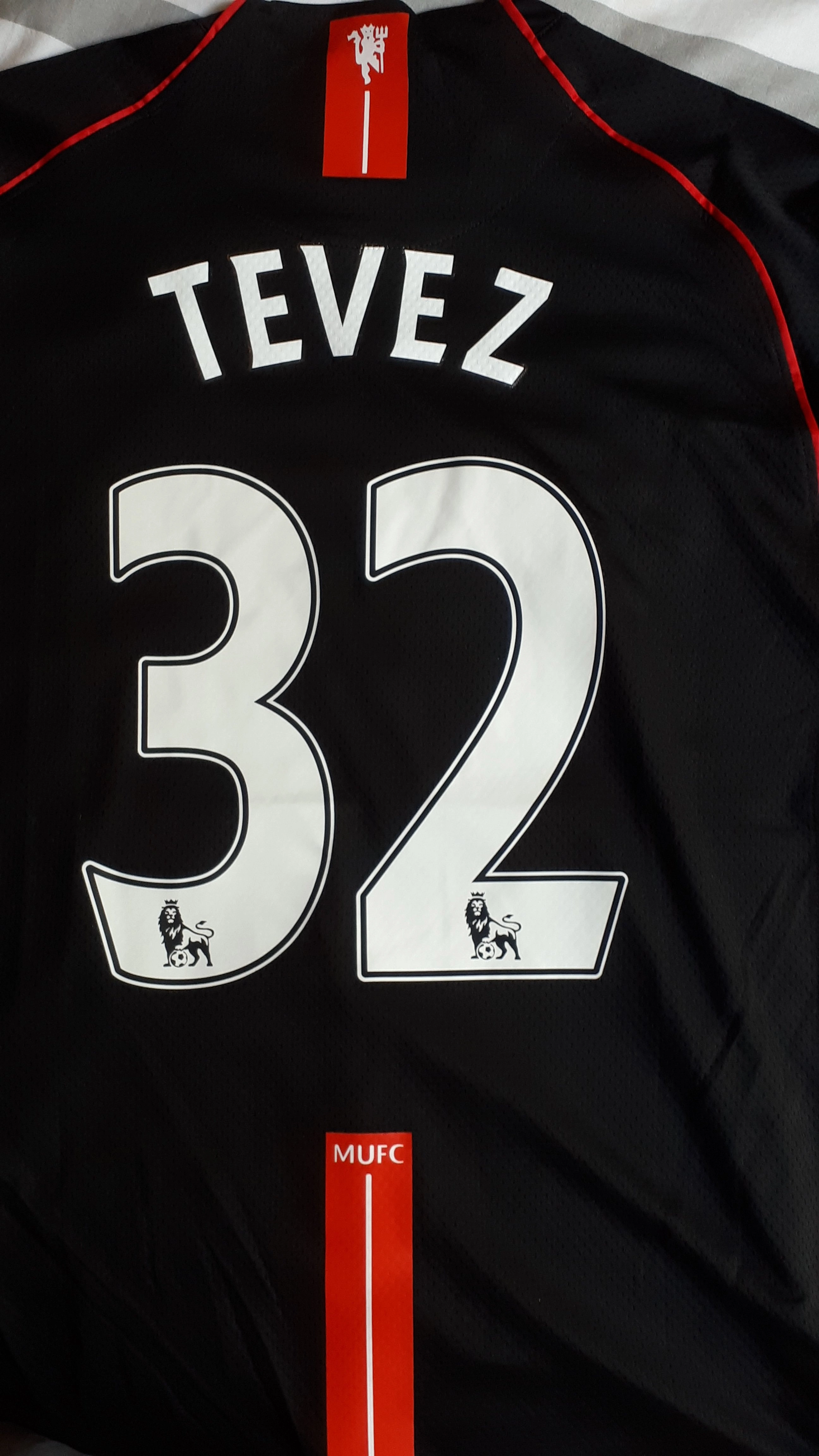 テベス　TEVEZ 32番 サイン入り Nike ユニフォーム　07/08 テベス TEVEZ 32番 サイン入り Nike ユニフォーム 07/08 - メルカリ