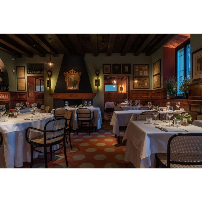 cover image of the auction item