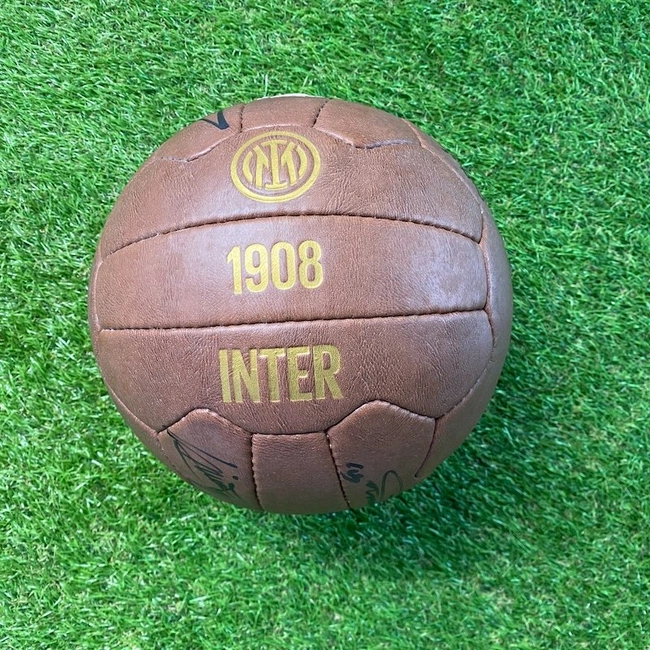 cover image of the auction item