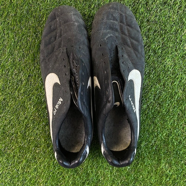 cover image of the auction item