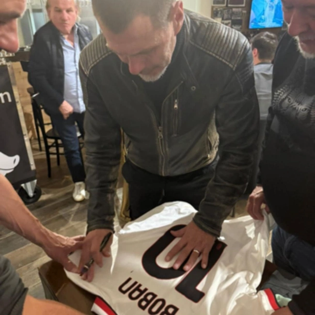 cover image of the auction item