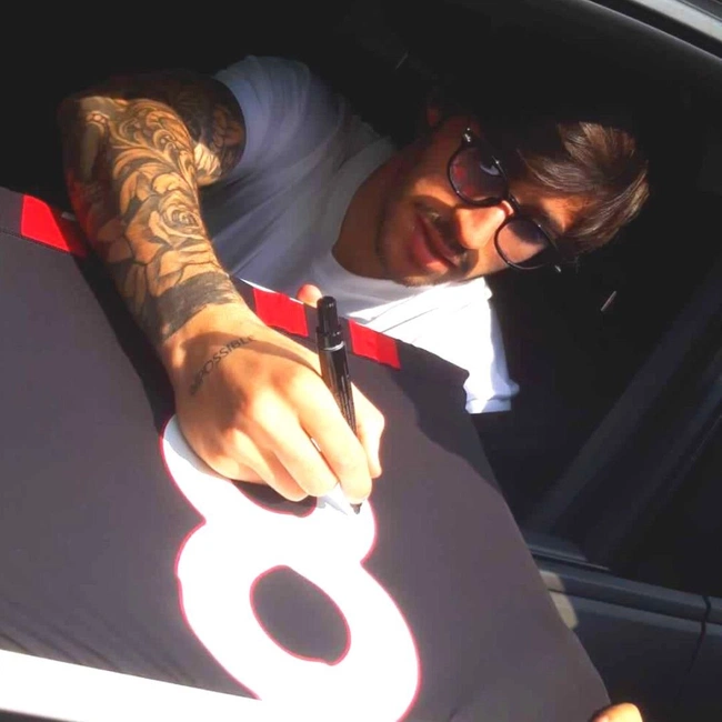 cover image of the auction item