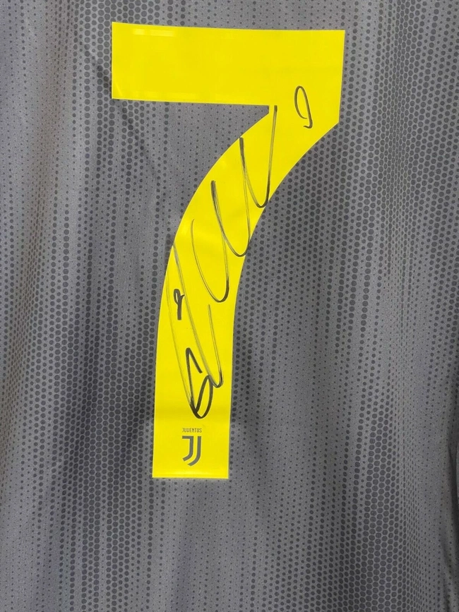 cover image of the auction item