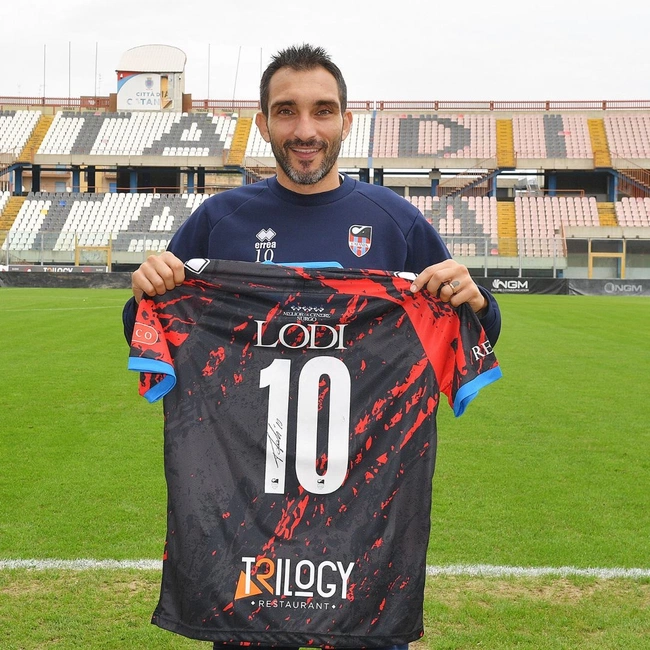 cover image of the auction item