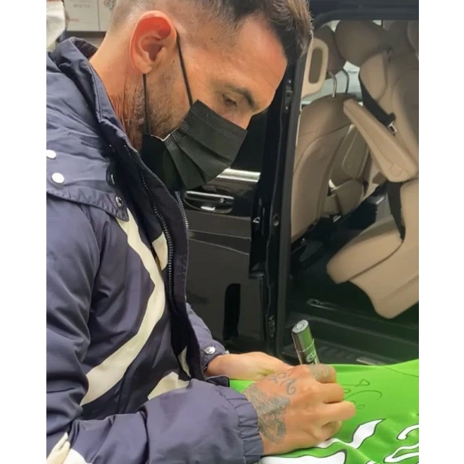 cover image of the auction item