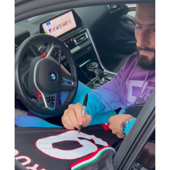 cover image of the auction item