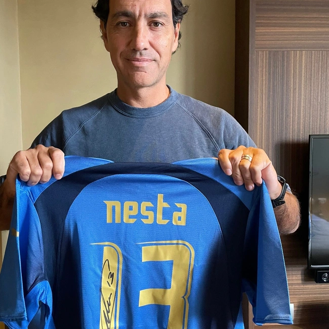 cover image of the auction item