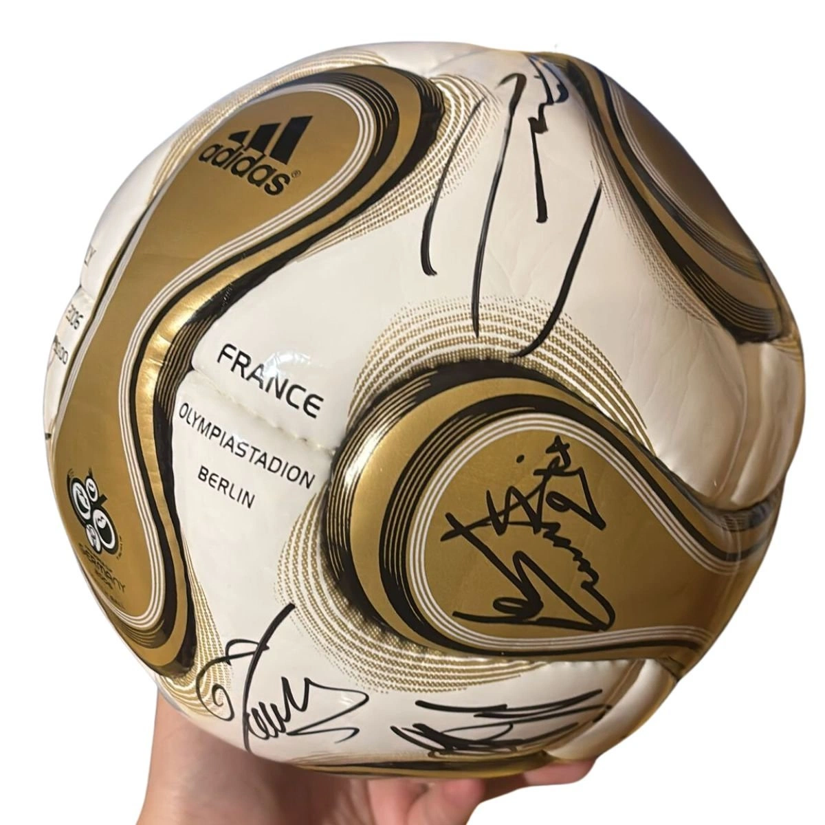 2006 World Cup final store ball - SIgned by Italy players