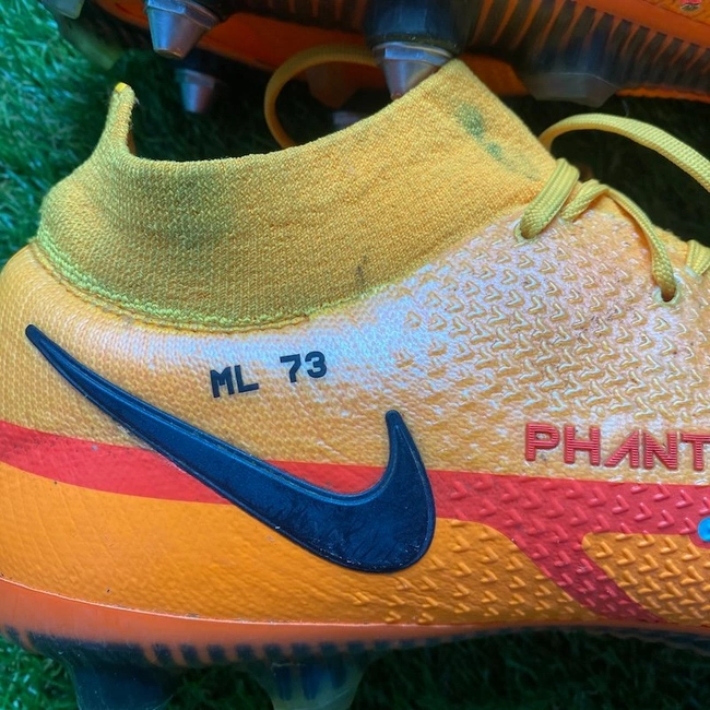 cover image of the auction item