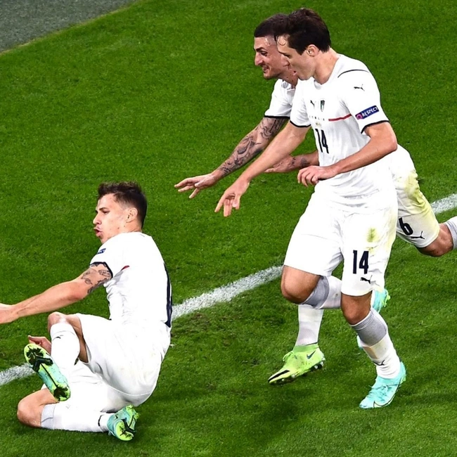 cover image of the auction item