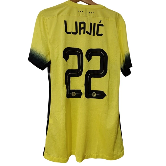 cover image of the auction item