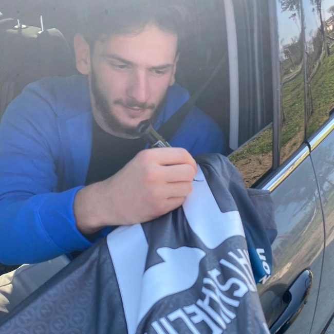 cover image of the auction item