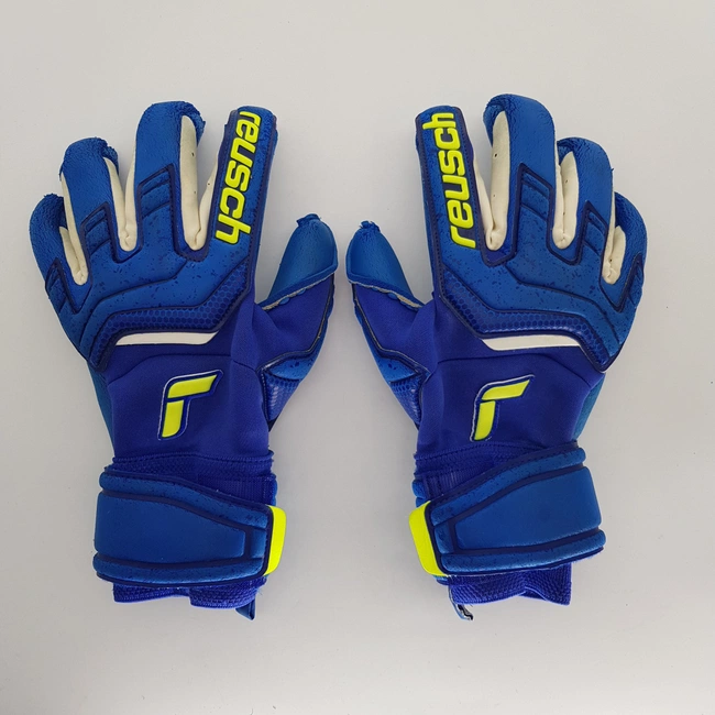 cover image of the auction item