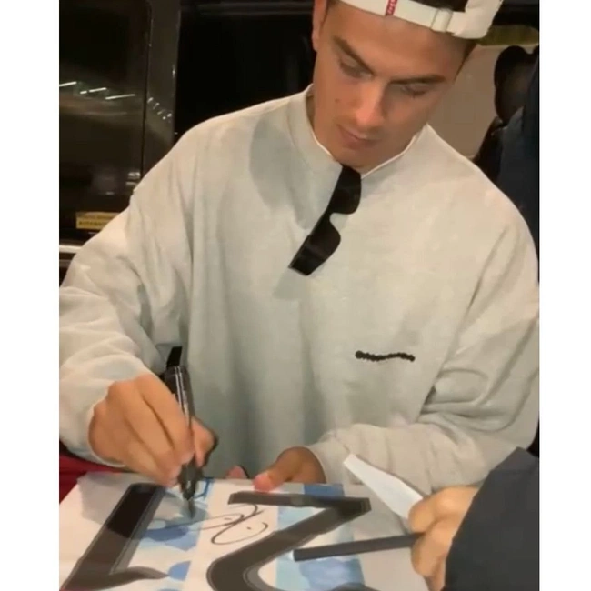 cover image of the auction item