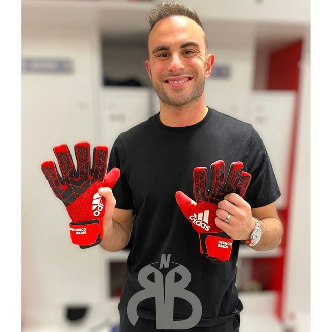 cover image of the auction item