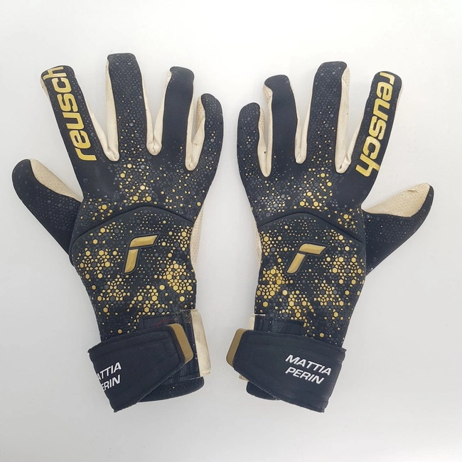 cover image of the auction item