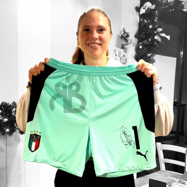 cover image of the auction item