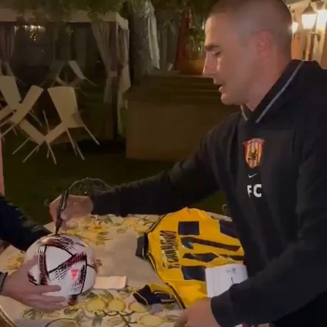 cover image of the auction item