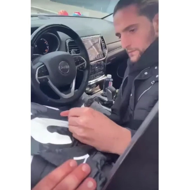 cover image of the auction item