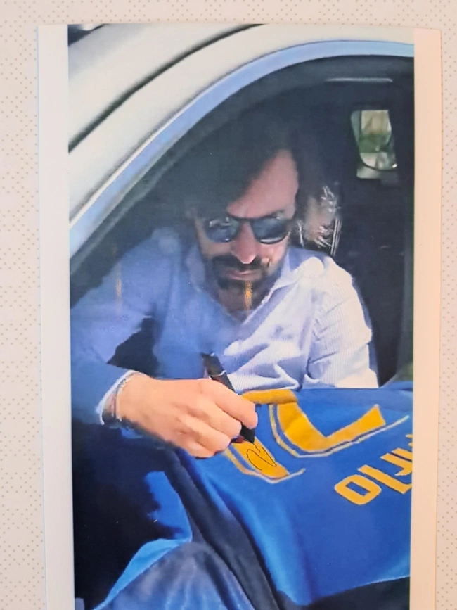 cover image of the auction item