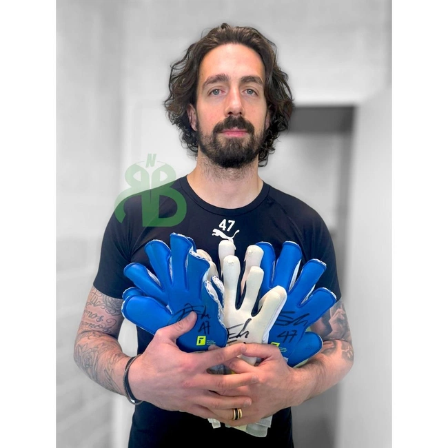 cover image of the auction item