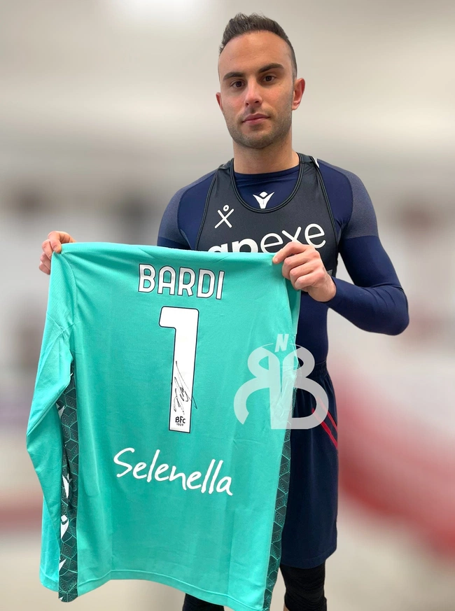 cover image of the auction item