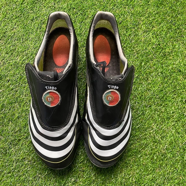 cover image of the auction item