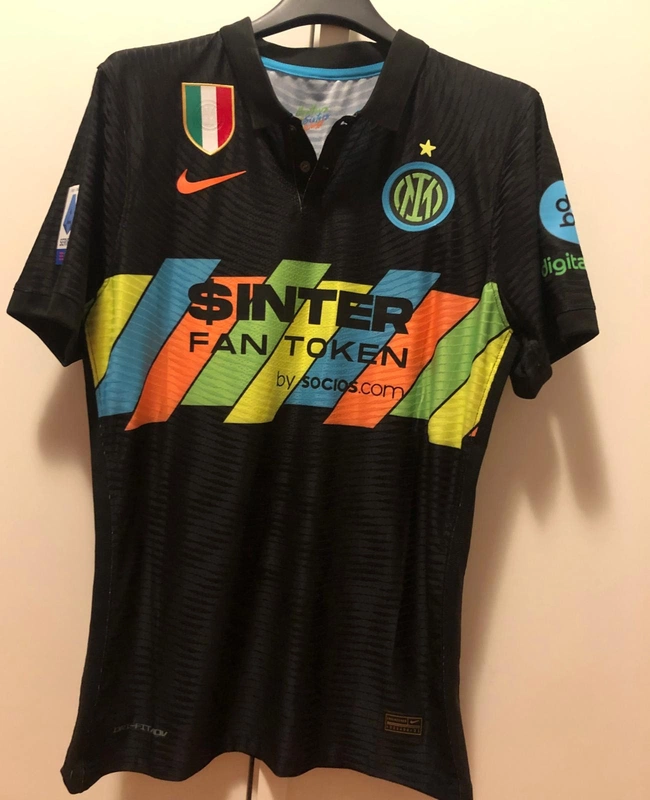 cover image of the auction item