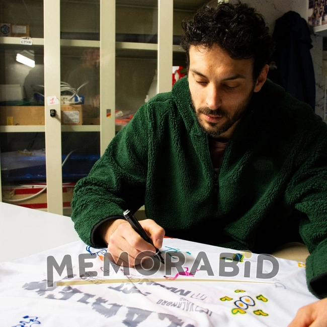 cover image of the auction item