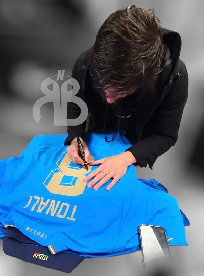 cover image of the auction item