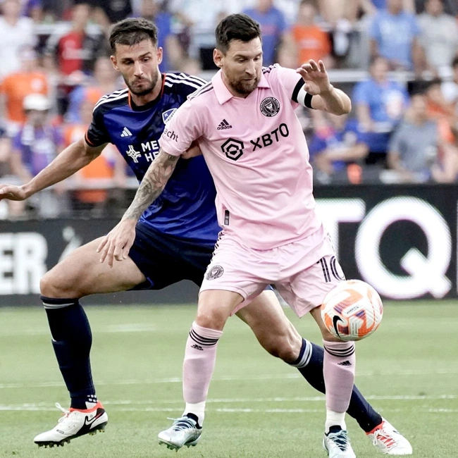 cover image of the auction item