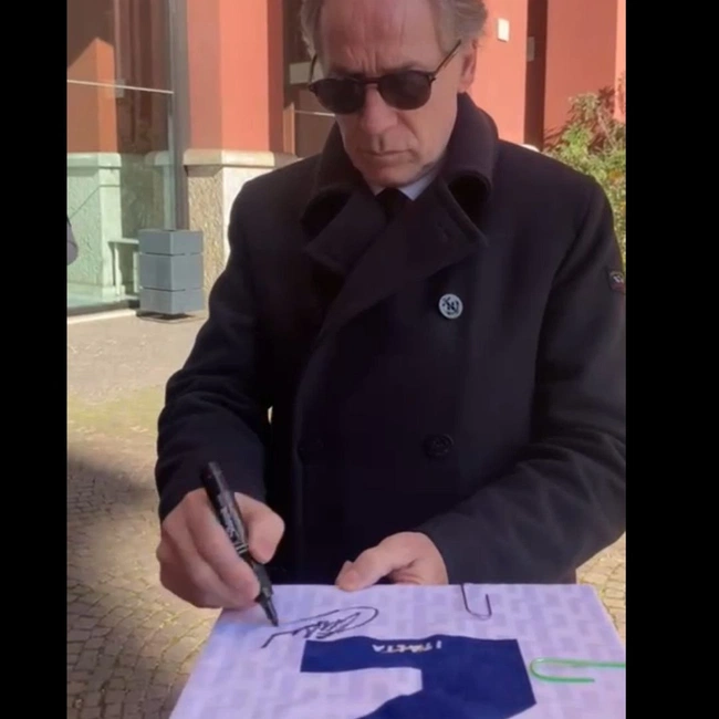 cover image of the auction item