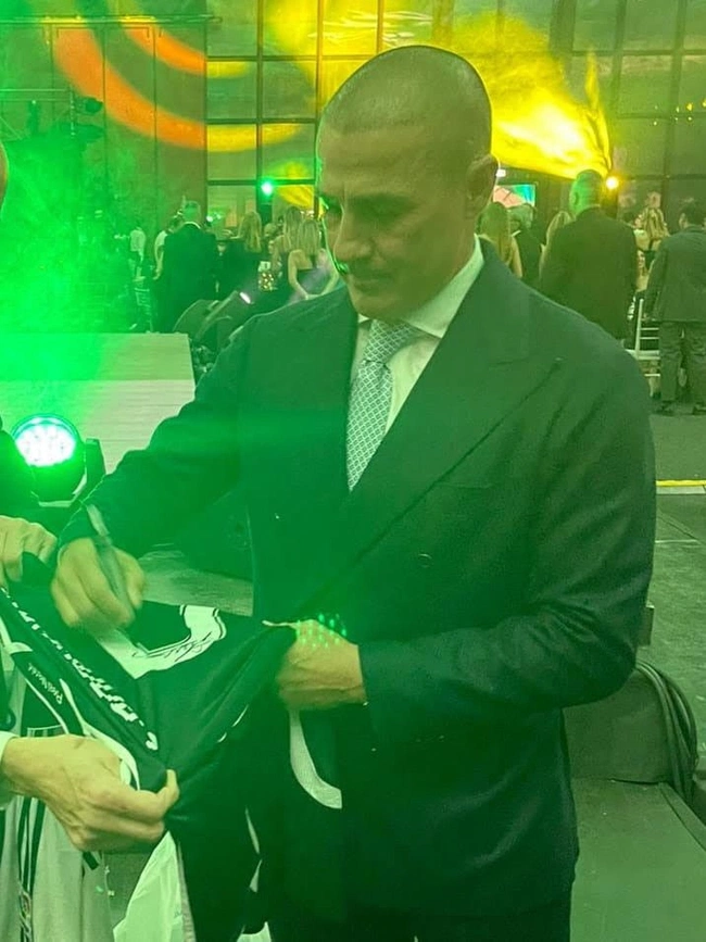 cover image of the auction item