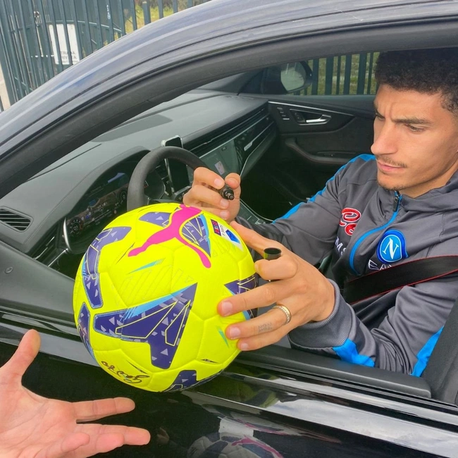 cover image of the auction item