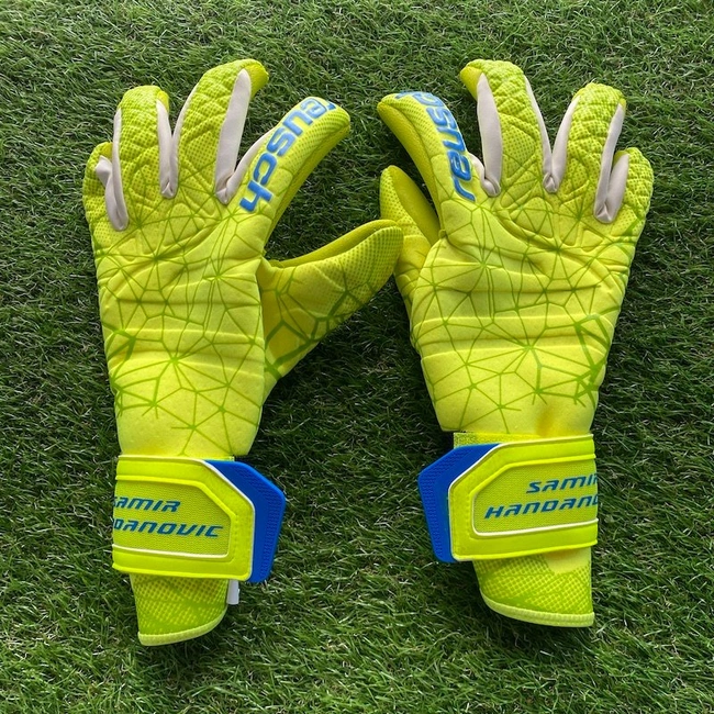 cover image of the auction item